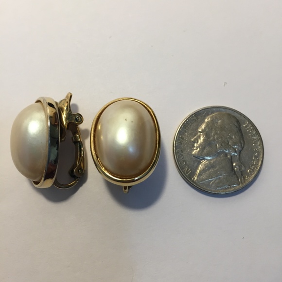 Vintage LC Clip On Earrings Granny Chic - Picture 6 of 6